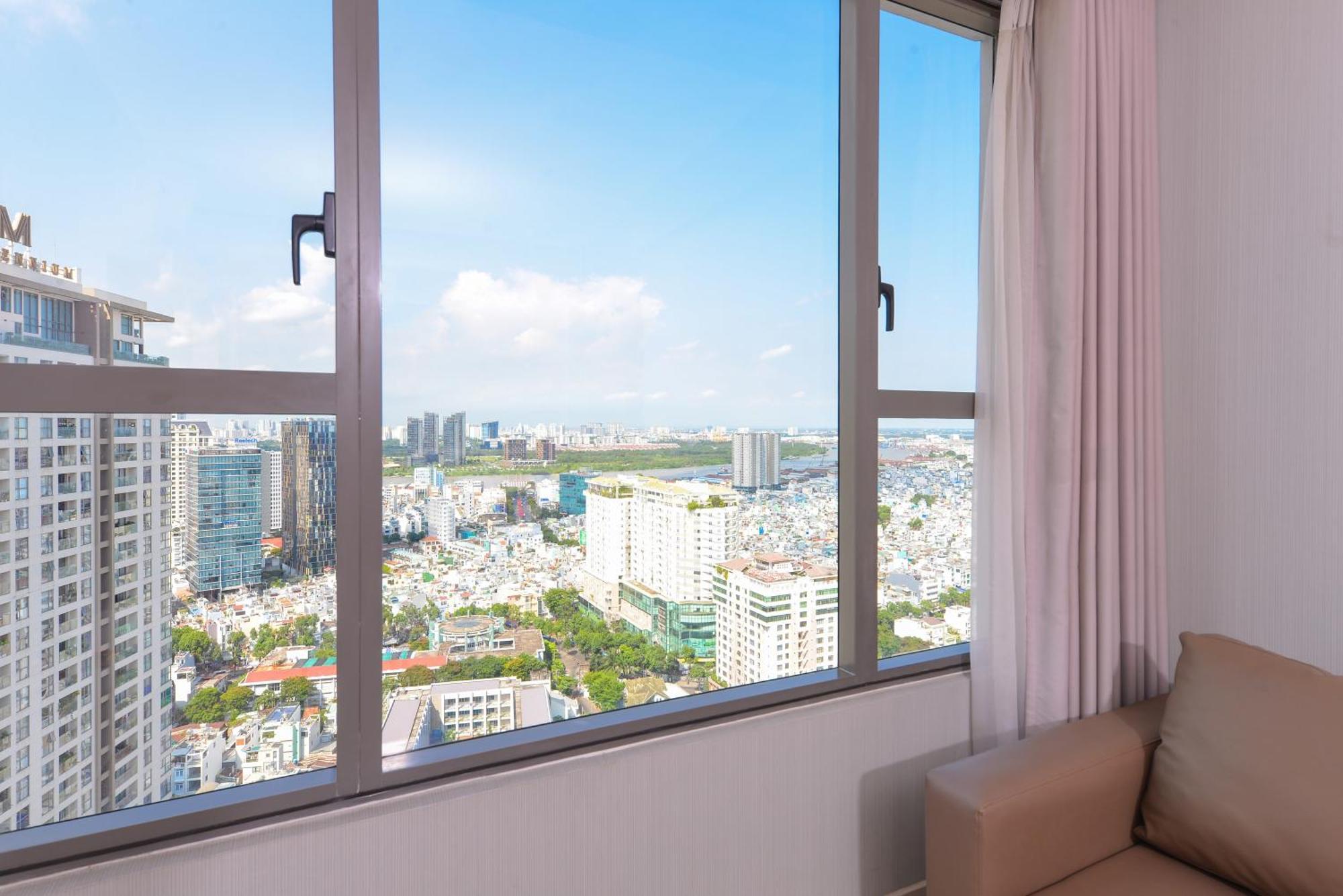 Yo'S Homes Rivergate Apartment Infinity Pool Near District 1 Ho Chi Minh City Bagian luar foto